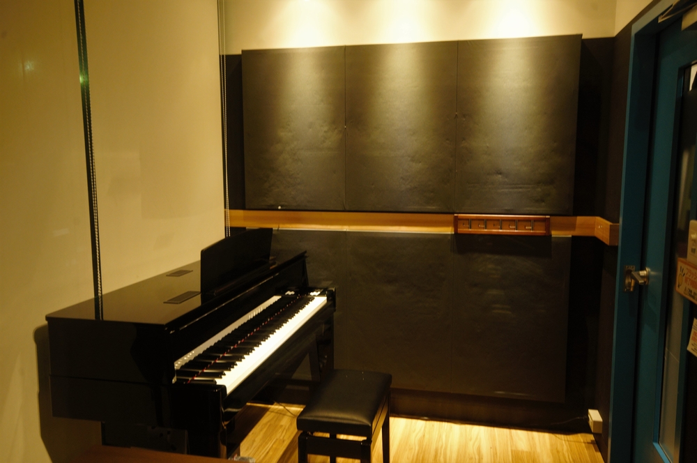 音楽天国・静岡草薙店のピアノ練習室